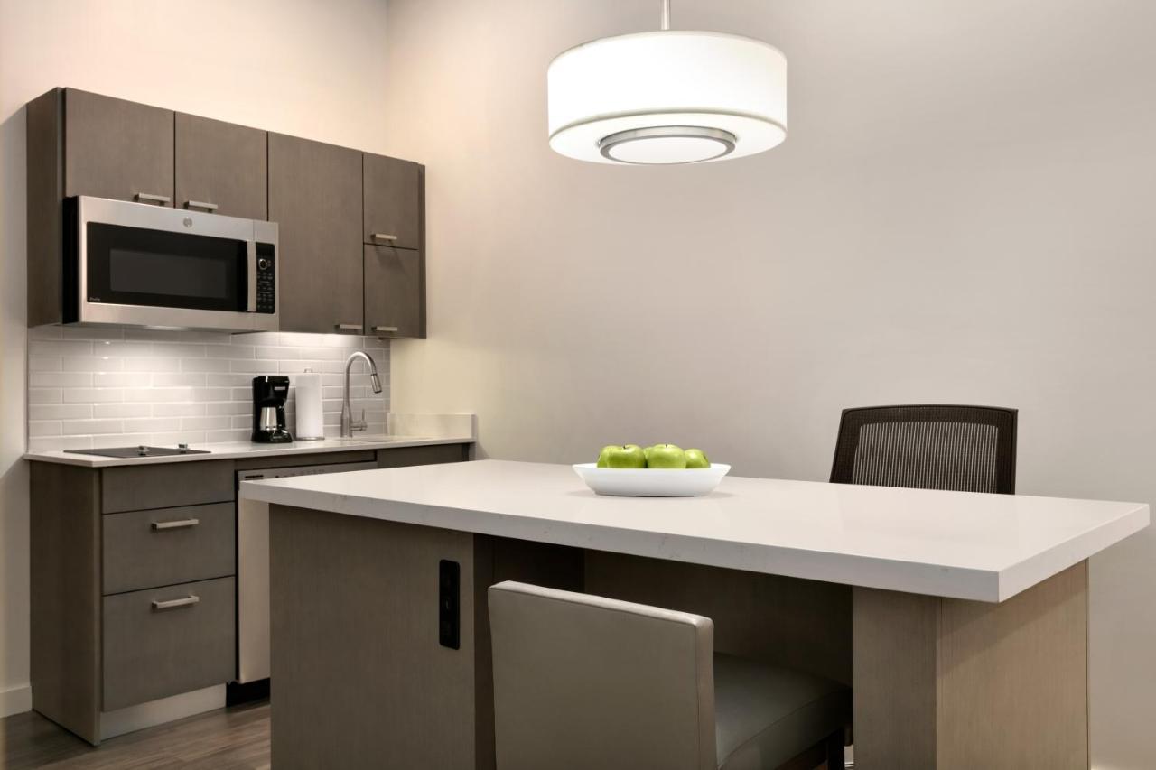Suite Estudio con camas extragrande, cocina y bañera accesible en silla de ruedas - Adaptado para personas con movilidad reducida