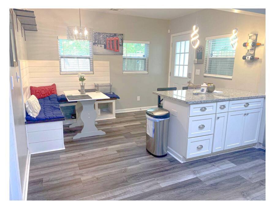Three-Bedroom House,1229033611:JPEG