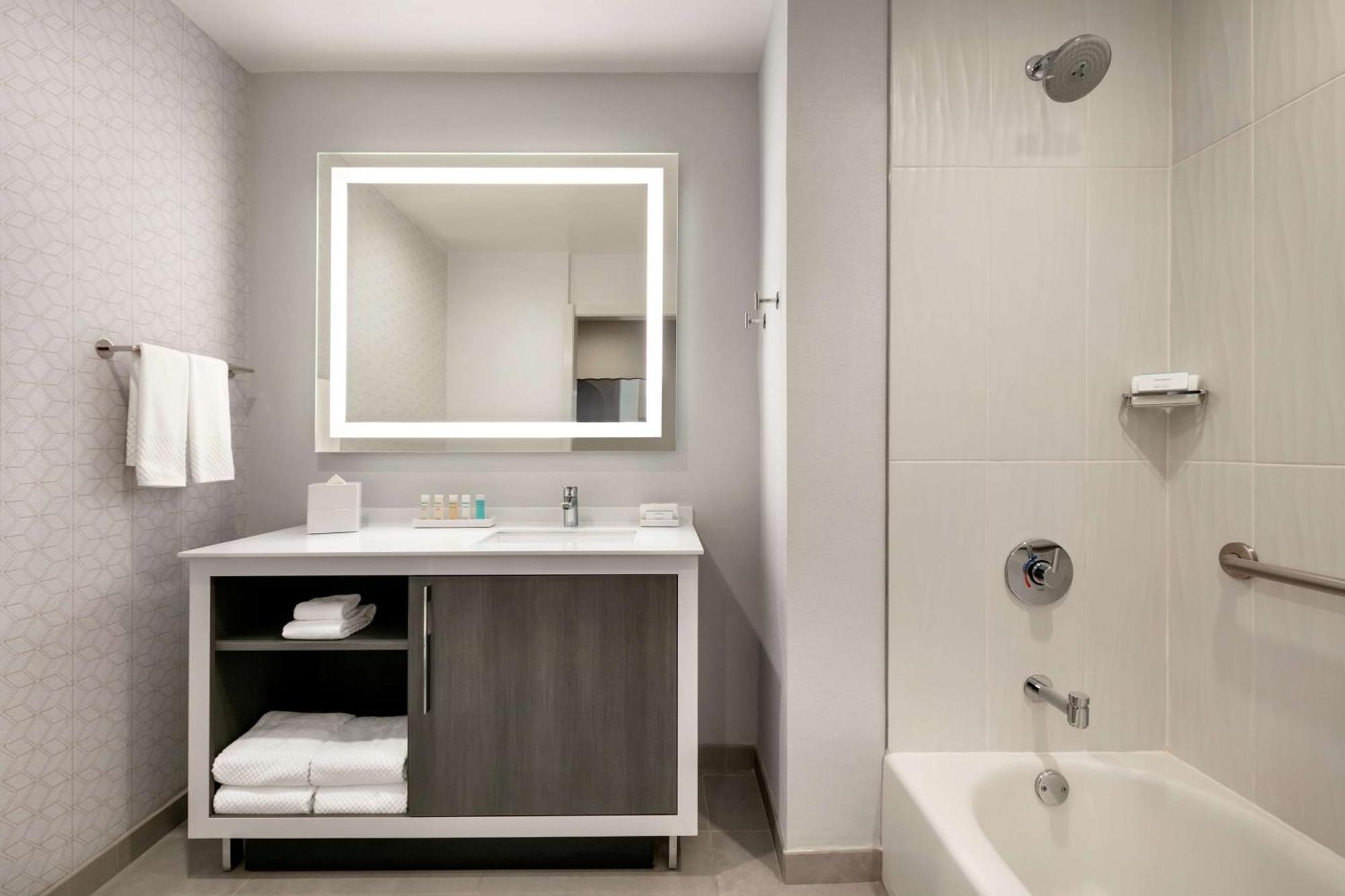 2-Zimmer-Suite mit 2 Queensize-Betten