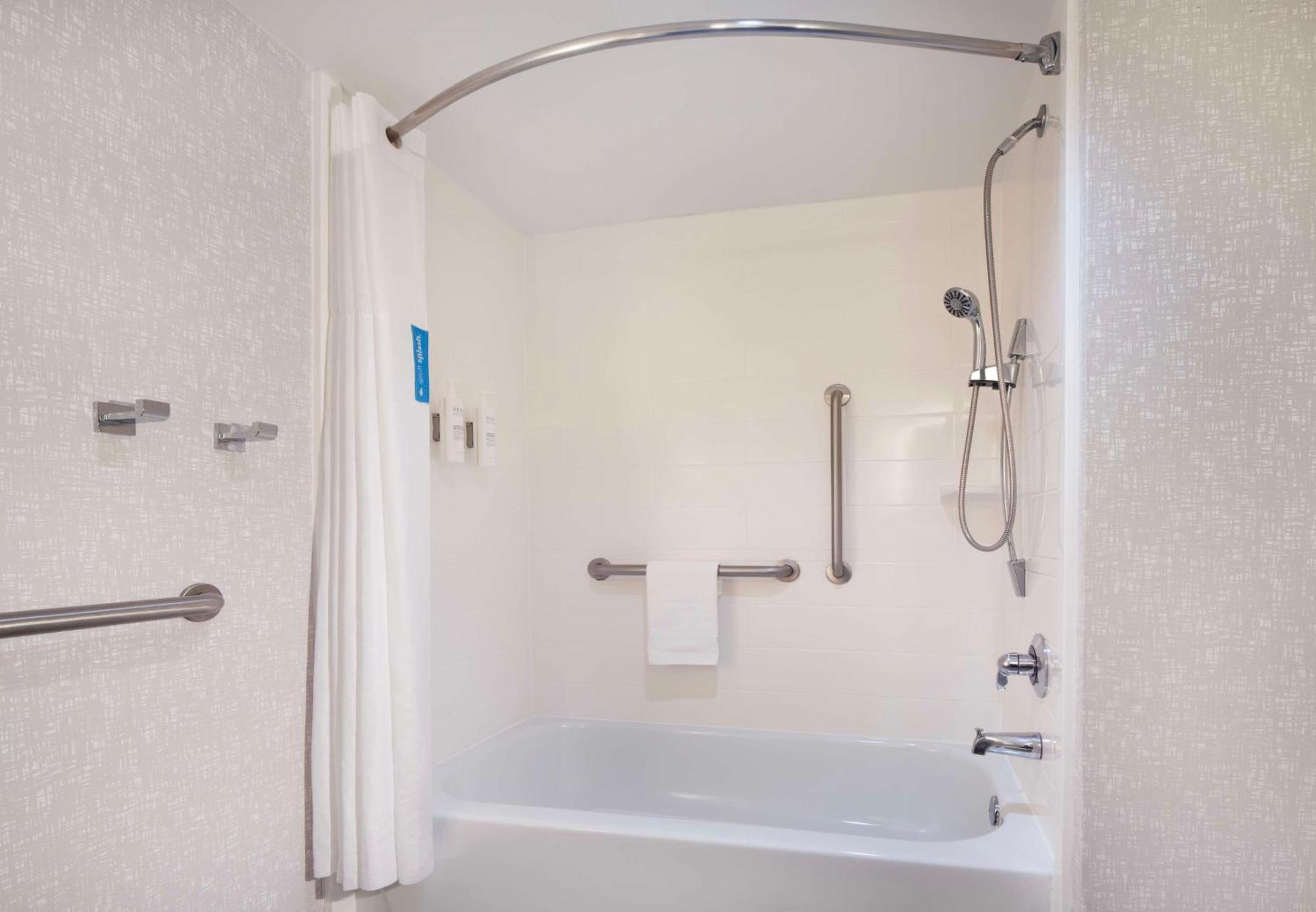 Kamer met Kingsize Bed - Geschikt voor Gasten met een Lichamelijke Beperking/Rookvrij