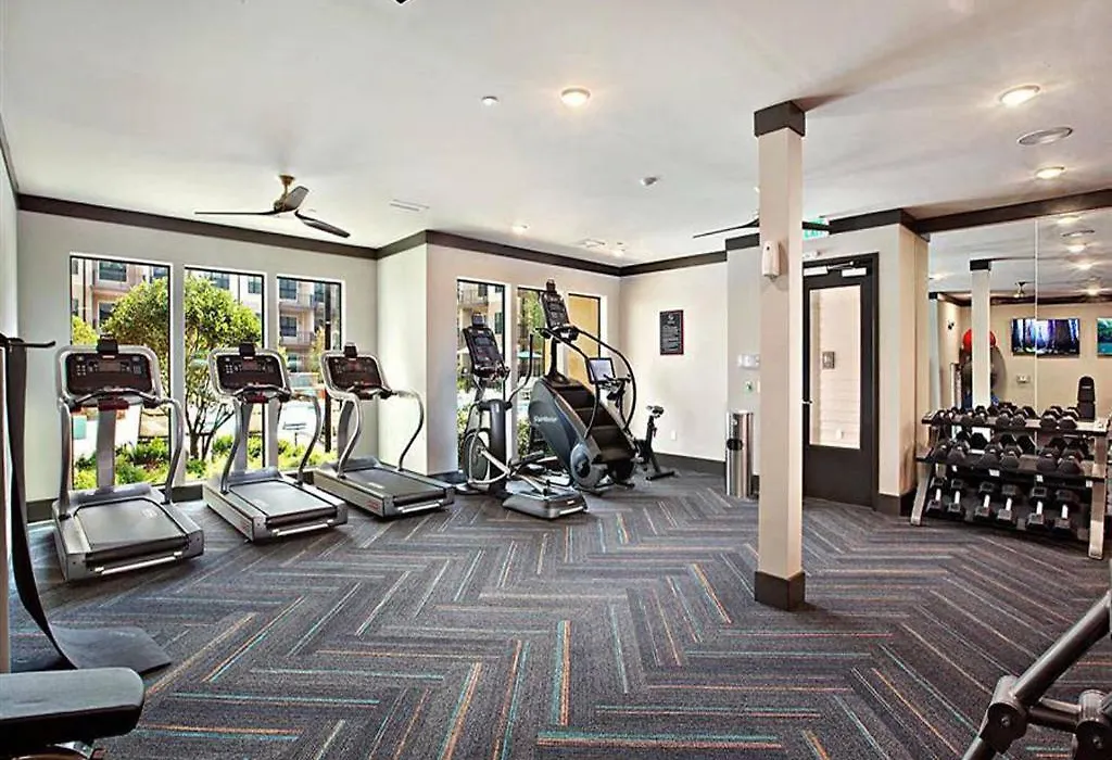 2 Bedroom 2 Bath Very Spacious-1