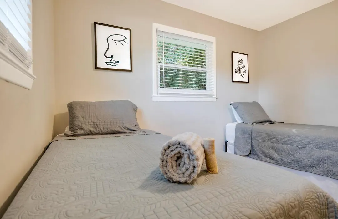 Charming Ranch 10 Mins From Atl Airport & Midtown-1