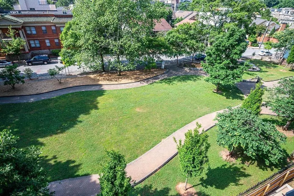 Balcony With K-Bed Atl City Downtown Gated Townhome 456#10-1