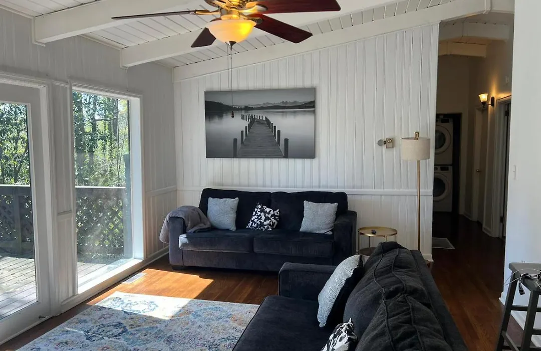 Bright&Comfy 5 star Location Large Deck Oasis-1