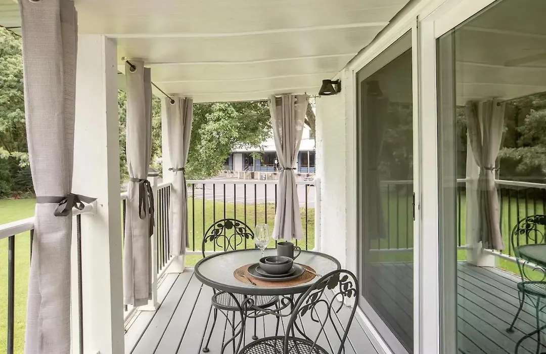 2Bd - 5Min To Airport - 9A-1