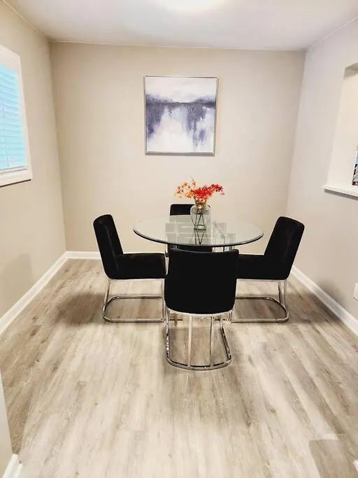 City Living W/ Free Parking. 9 Miles From Truist!-1