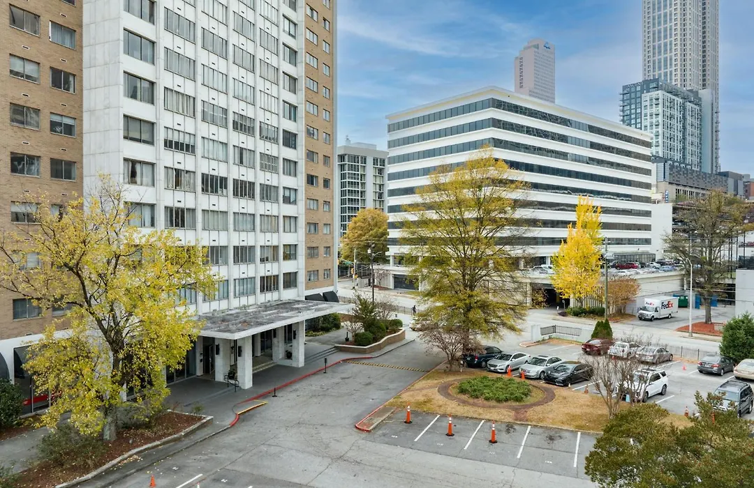 21Floor-Renovated 2Br,1Bath King And Queen Bed And Parking-1