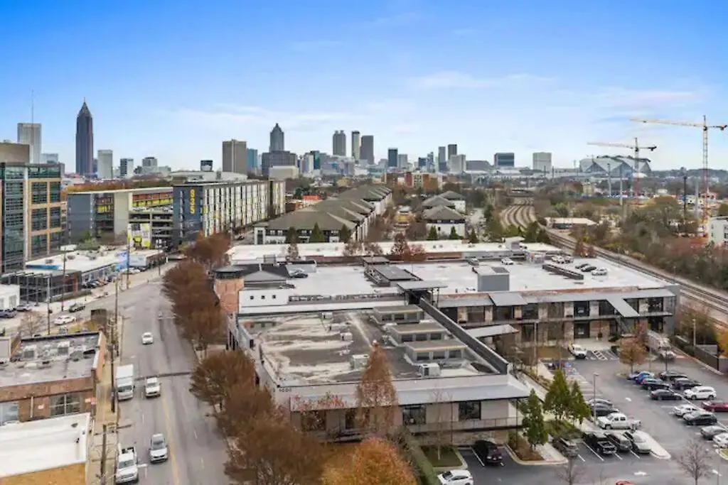 Grove Park- 'Newly Renovated' Home- Just Mins From Midtown/Downtown Atlanta.-1