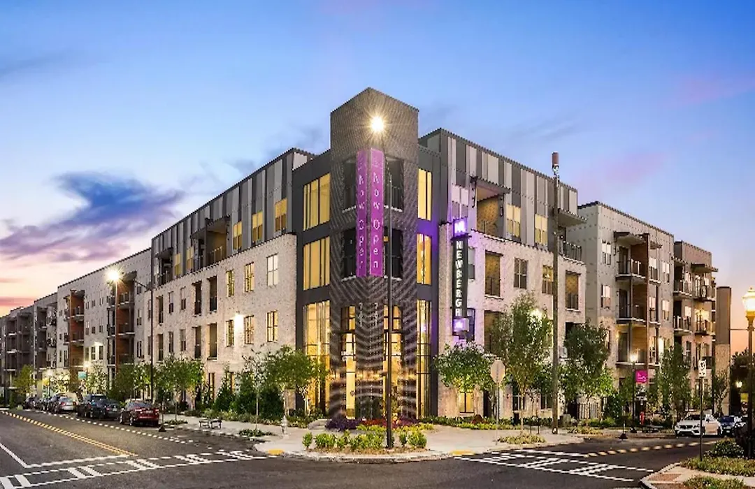 Luxury 2Br Apartment-1
