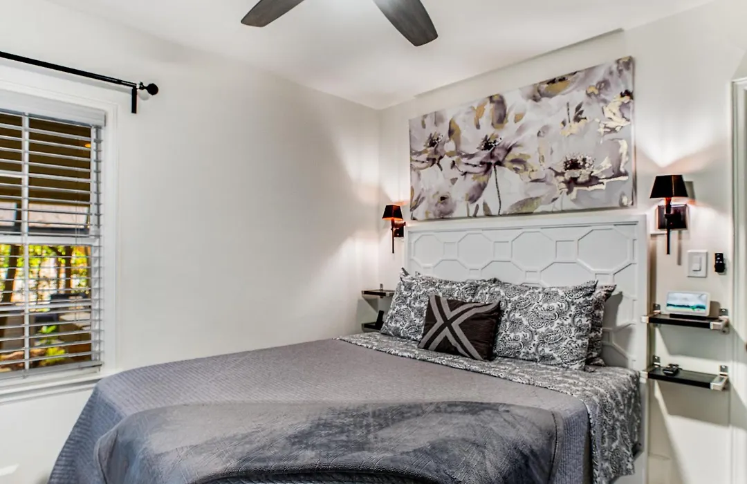 Lux Oasis 4 Bed2 Bath Hot Tub 3 Patio-1