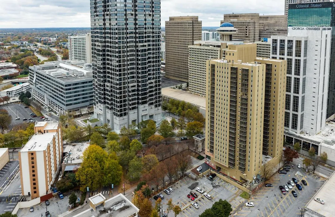 P8G Remodel 2Br/2Ba Downtown Atl-Parking & Balcony-1