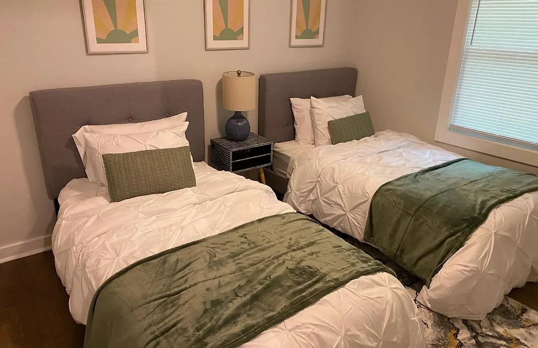 East Point Atlanta - Spacious 5Br Retreat!-1