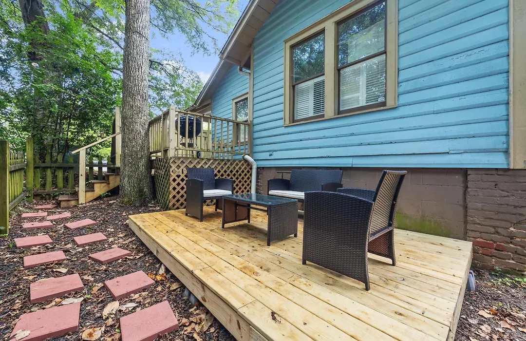 1920S Bungalow With King Bed Wifi Fenced Backyard-1