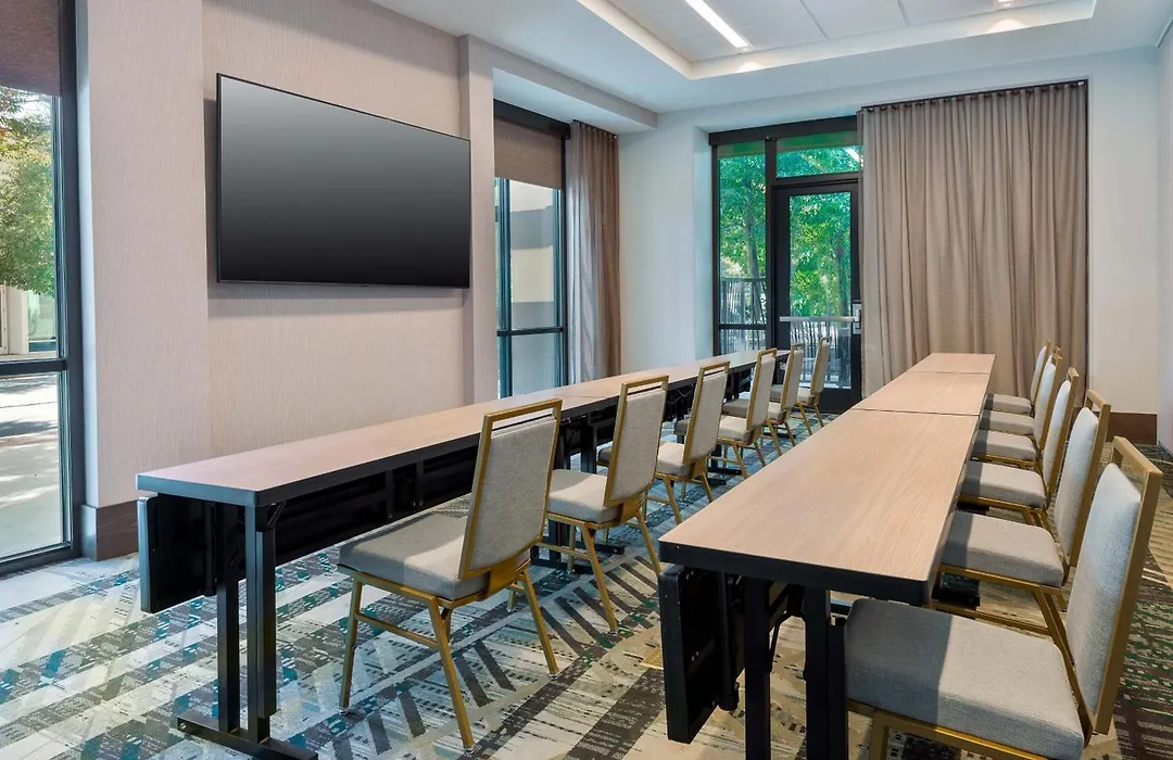 Courtyard By Marriott Atlanta Midtown-1