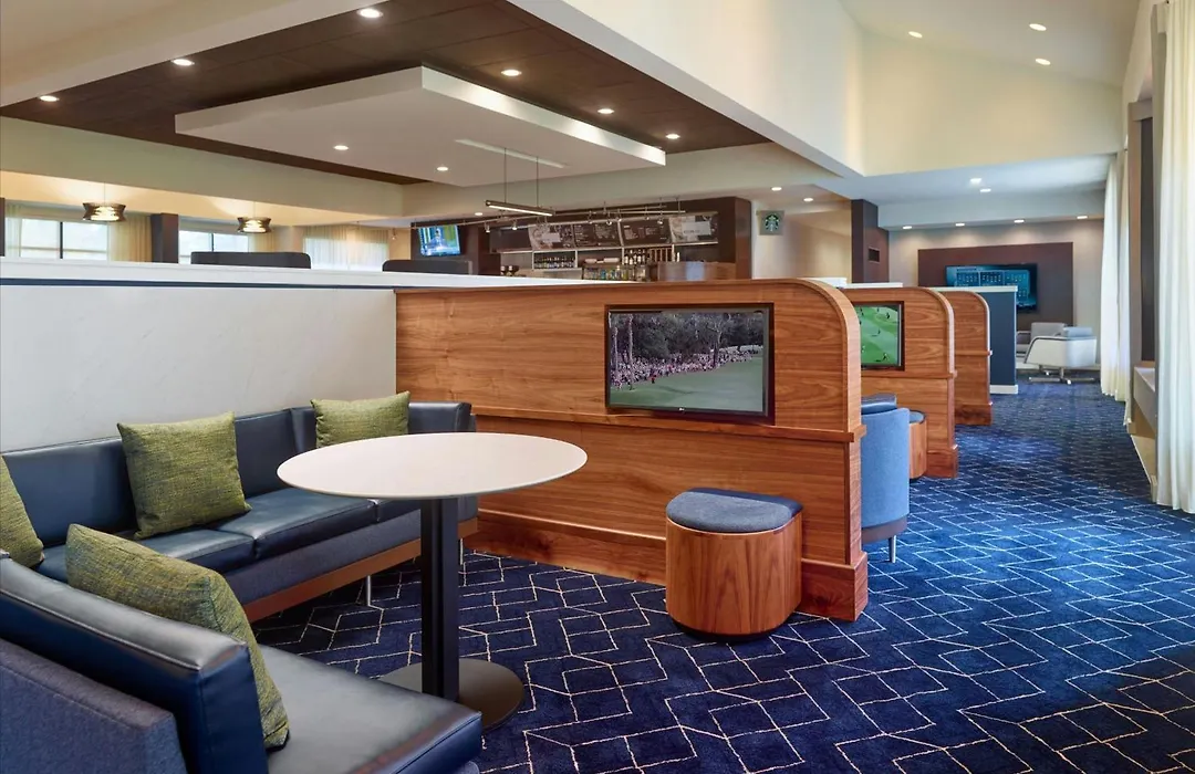 Courtyard By Marriott Atlanta Airport South/Sullivan Road-1