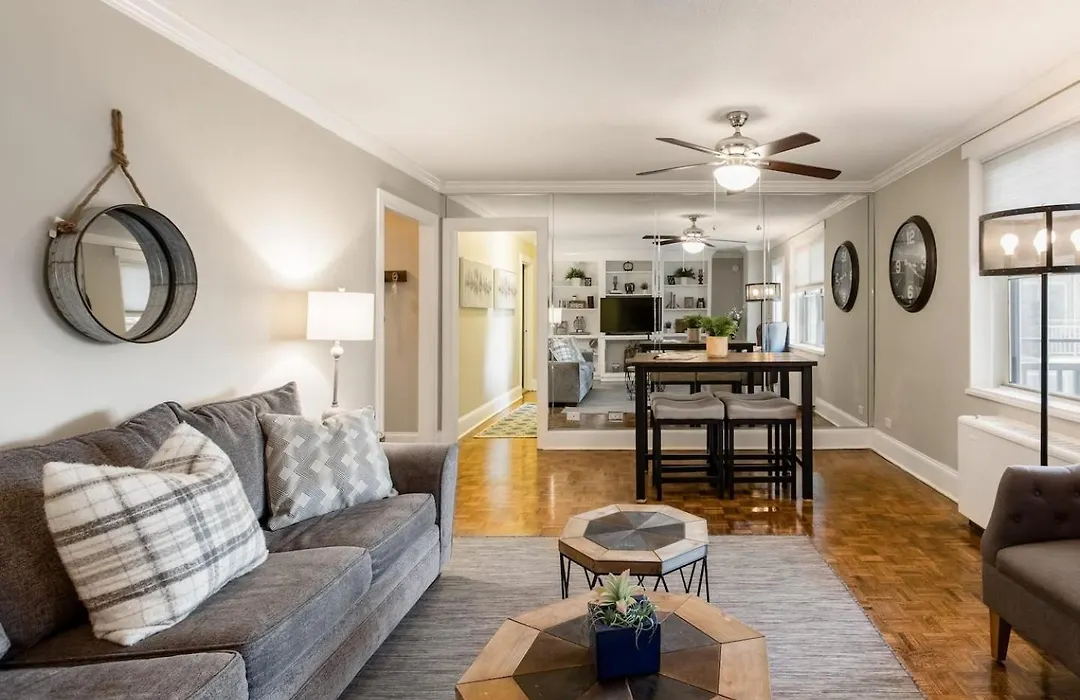 Rare 2 Bed 2 Bath Downtown Condo Near Aquarium-1