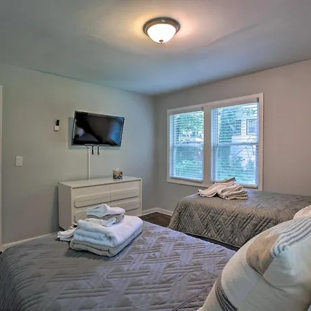 Sleek And Spacious Abode, 5 Miles To Dtwn Atlanta!-2