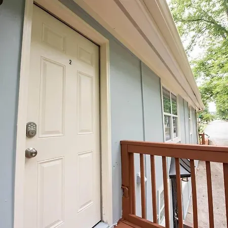 1764 Spring Avenue Apt 2-2