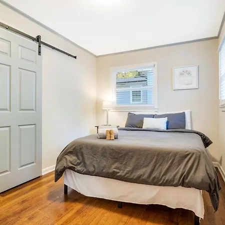 Charming Ranch 10 Mins From Atl Airport & Midtown-3