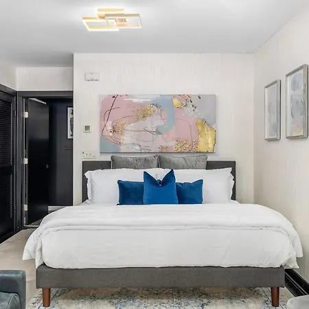 Opportune King Bed Homestead Adjacent Midtown Downtown-2