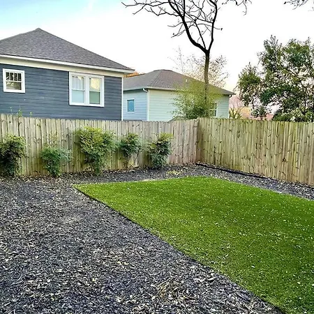 Modern 4Br 2Ba Home W/ Porch Swing - Walk&Bike Atl-3