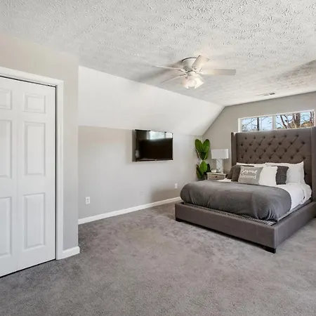 Diamonds Are Forever 4 Bedroom Home With Hot Tub-2