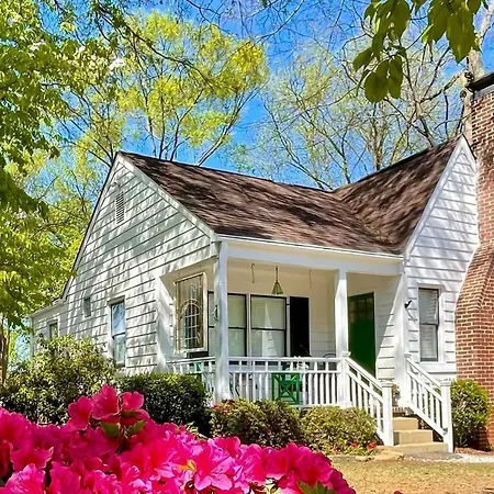 Charming Atlanta Retreat With Grill And Fire Pit!-2