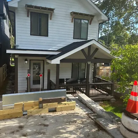 Atlanta Unit 2 Room 3 - Atlanta Bests Kept Secret Private Bedroom & Bathroom-2
