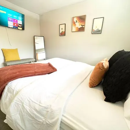 The Lux 3 Comfy Stay-3