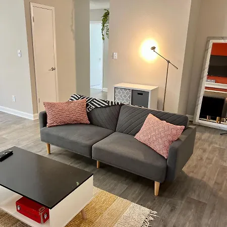 Lovely 2- Bedroom Rental With A Fireplace.-3