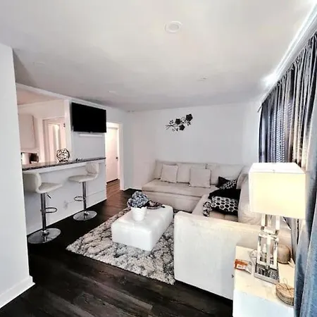 Classy And Beautiful Home In Atlanta-2