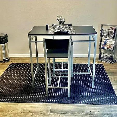 Townhome Near Lake + Walk To Braves-2