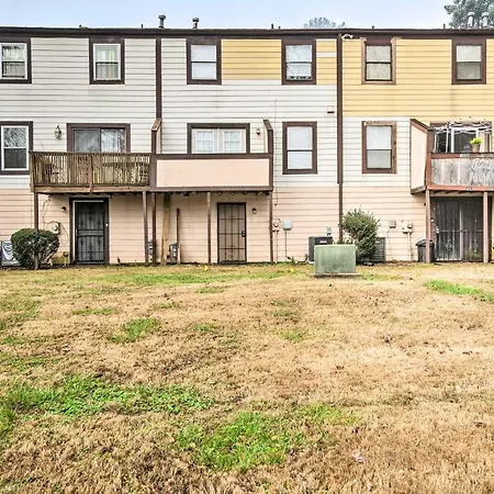 Cozy Townhome 13 Mi To Downtown Atlanta!-3