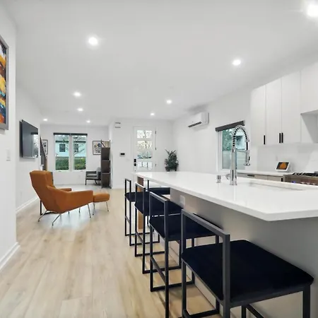 Modern Home With Rooftop Deck-2