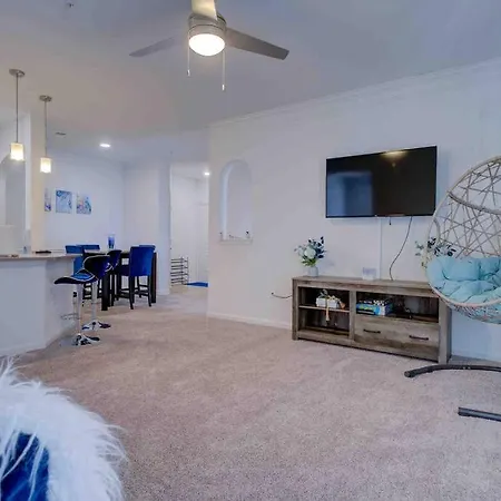 Beautiful And Cozy 2 Bedroom 2 Ba-3