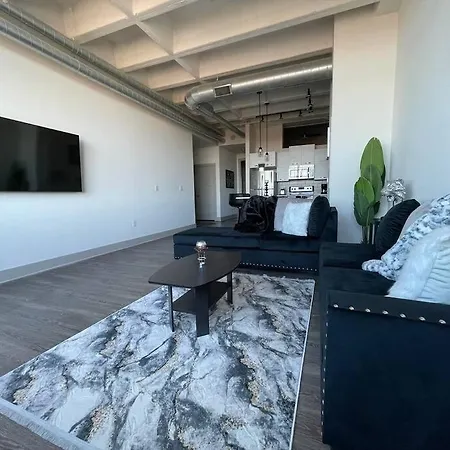Luxury Palace In The Heart Of Atl With City Skyline View-3