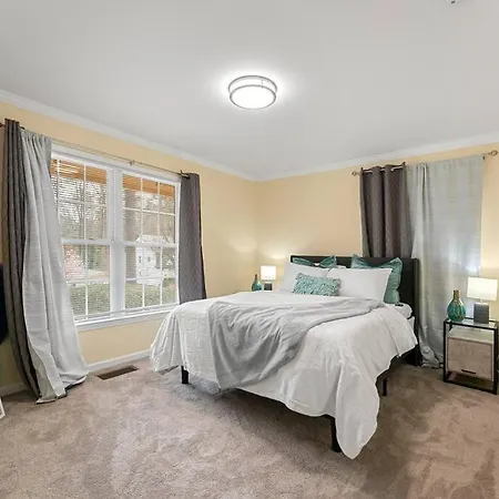 Cozy 3 Bedroom House With Private Chef-2