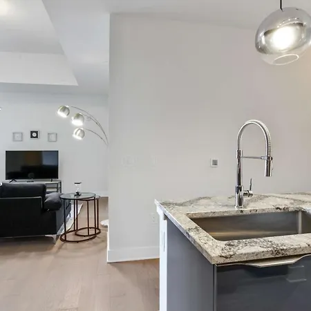 Midtown Luxury Apartment-2