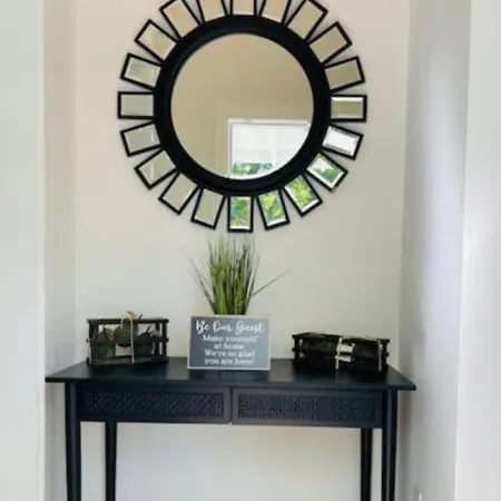Grove Park- 'Newly Renovated' Home- Just Mins From Midtown/Downtown Atlanta.-3