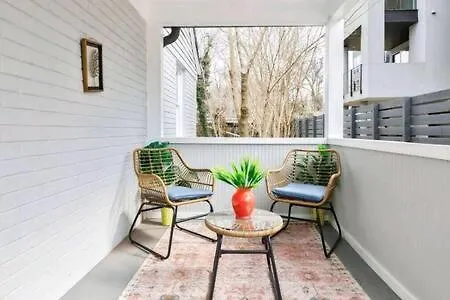 Pet Friendly Bungalow Steps To Inman Park-3
