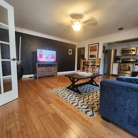 Cozy View Downtown Atlanta Condo-3