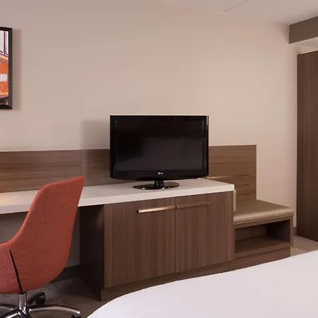 Hilton Garden Inn Atlanta Airport/Millenium Center-3