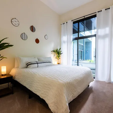 Chic Atl Oasis Urban Escape-3