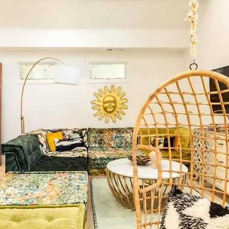 Penthouse Lux-2