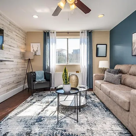 Styled Downtown Condo Cityview Onsite Parking Lm404-3