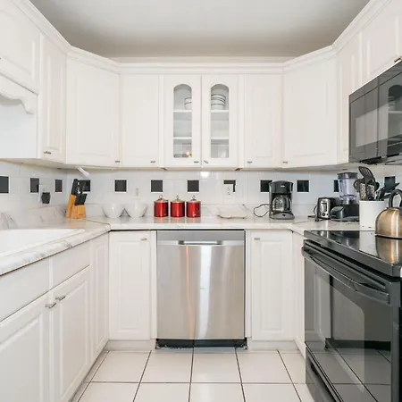 2Br,1 Bath, Free Parking, Concierge Building Downtown #153-3