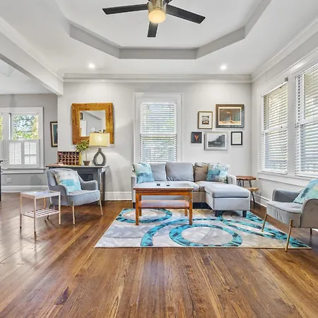 1920S Bungalow With King Bed Wifi Fenced Backyard-3