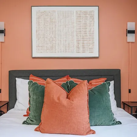 The Traveler'S Retreat, 5 Mins To Airport And 15 Mins To Downtown-3