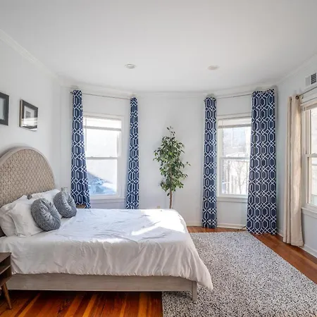Spacious 2 Bed Apt In Atlanta Near Piedmont Park-3