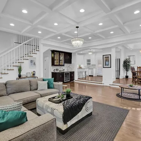 Stunning 6Br Buckhead Oasisprivate Batheachroom-2